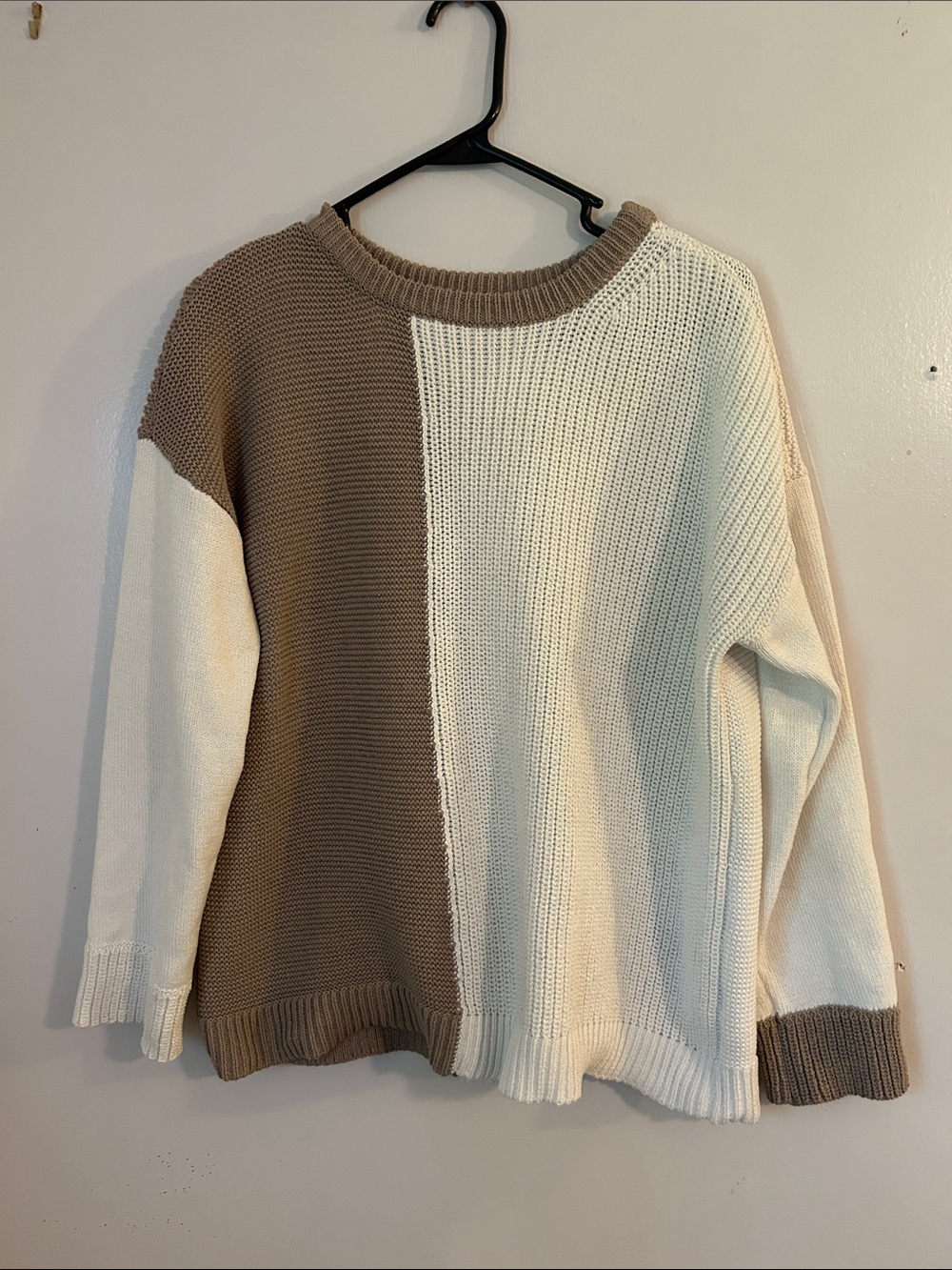 eesome Two-Tone Colorblock Crewneck Sweater in Cream and Tan
